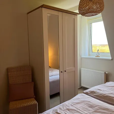 Apartamento Haus-seeschwalbe-wohnung-4 *